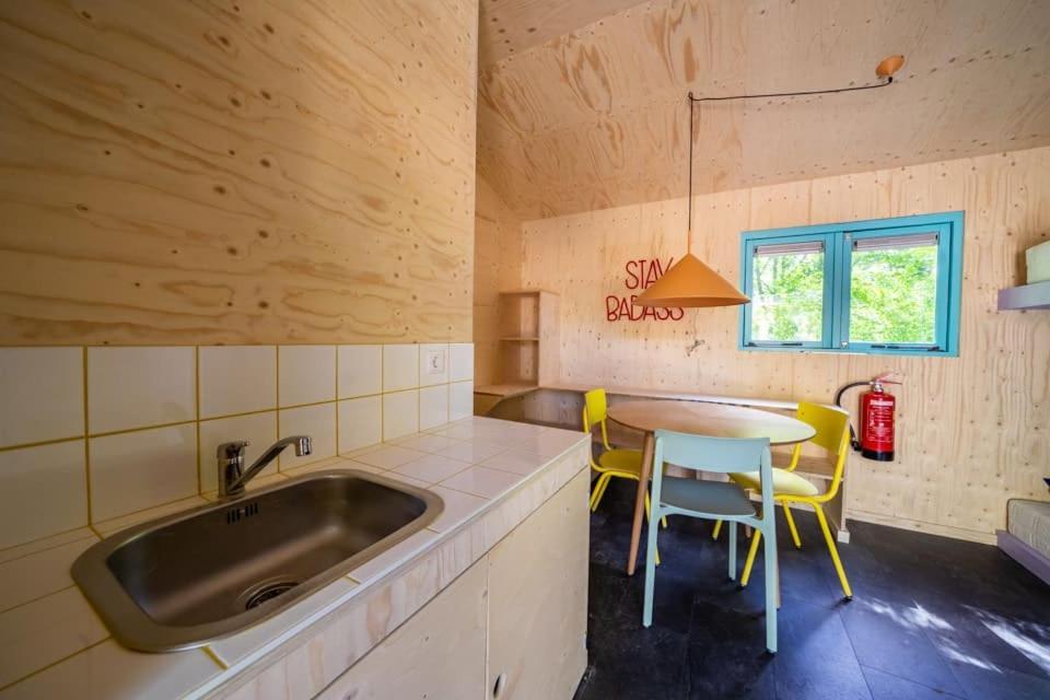 فندق Europarcs Het Amsterdamse Bos أمستلفين الغرفة الصورة